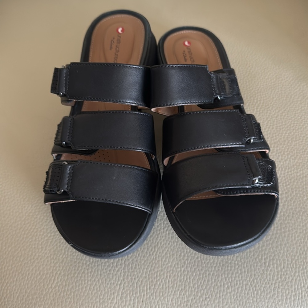 Clark’s sandals - Picture 2 of 6
